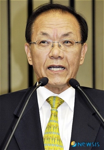 인사말하는 황우여 원내대표