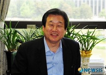 김무성 전 원내대표 당 대표 불출마 선언