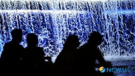 시원한 폭포소리 들으며