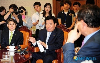 국회의장 항의방문한 민주당