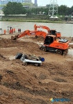 토사 정리하는 작업자들