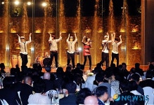 박미경의 노래에 한미우호의 밤 무르익다