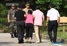 국군수도병원 도착한 해병대 총기사고 유가족