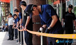 테크노마트 출입구 통제