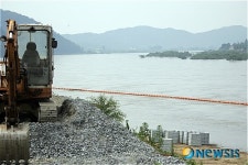 멈춰선 한강살리기 충주지구