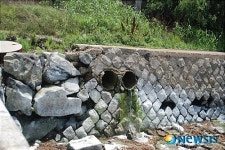 창원 진해화학 폐수 유출…해경 수사 나서