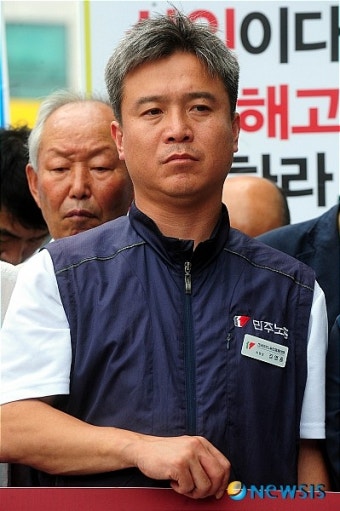 단식농성 돌입 생각에 잠긴 김영훈 위원장
