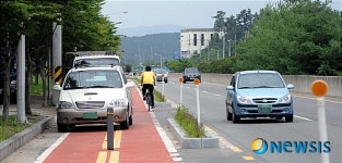 주차장 된 자전거로(路)
