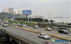 교통 원활한 모습 보이는 올림픽대로