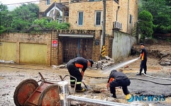 형촌마을 수해복구하는 송파소방서
