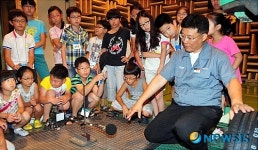 한국타이어 중앙연구소 찾은 학생들
