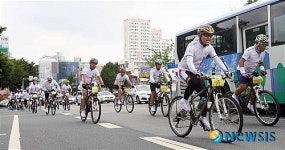 8.15 자전거 랠리 출발