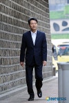 서울시청 서소문청사로 출근하는 오세훈 시장
