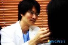 코성형 전문 윤희근성형외과 압구정 오픈