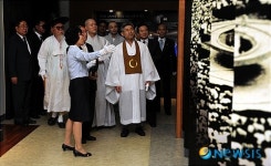 추모관 둘러보는 7대 종단 대표