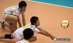 서브 리시브하는 소사중 안경현