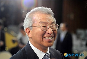 웃는 양승태 대법원장 후보자