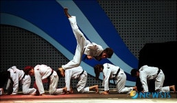 태권도 팀 K Tigers의 멋진 발차기