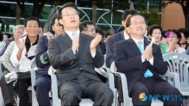 밀양 가곡동민과 박수치며 노래하는 조해진 의원