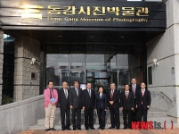 영월 동강사진박물관 방문한 일본 사진마을 대표단