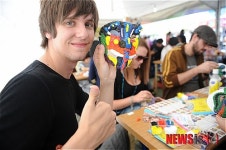 안동탈춤축제장 탈만들기 체험 외국인에게 인기절정