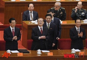 공식 행사 참석, 손뼉치는 장쩌민