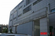 모로코 여인이 투신한 여수출입국관리사무소 외벽