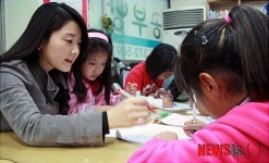어린이 영어교실 진행하는 한국표준협회