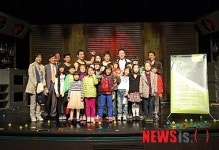 가슴을 두드리는 온정의 난타공연에 칭찬 봇물