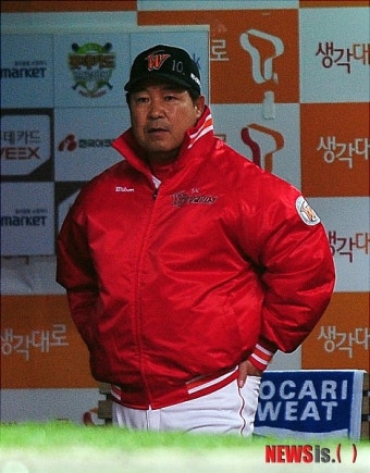 한숨 쉬는 SK 이만수 감독대행