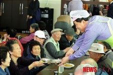 김철민 시장, 배식봉사