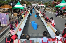 순창장류축제서 106m메주만들기