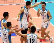 환호하는 상무신협 선수들