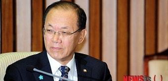 생각 많은 황우여 원내대표