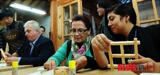 외국사절, 한국 전통 문틀 만들기