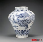 금호석유화학, 백자청화운룡문호 기증