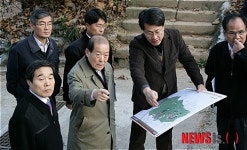 박홍섭 마포구청장 성미산 현장 방문