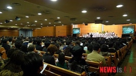 [르포]정 목사 지지-반대, 목동제자교회는 지금