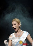 [초점]냉정·열정, 영리한 줄타기…뮤지컬 에비타