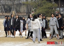 눈 맞으며 즐거운 체육 수업