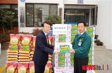 밀양 탑 마트 삼문점, 이웃돕기 온정의 손길 펼쳐