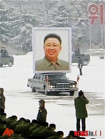 [김정일 사망][종합]北, 영결식 생중계…김정은 영구차 호위