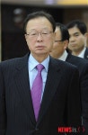 2012년도 업무보고 회의장에 들어서는 박희태 국회의장