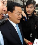 기자회견 마치고 국회 빠져나가는 고승덕 의원