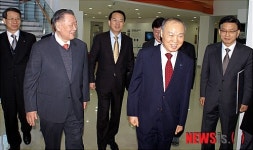 여수박람회건설현장 향하는 정회장