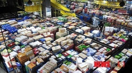 대전 우편집중국 밀려드는 소포