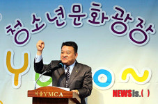 인사말하는 안창원 회장