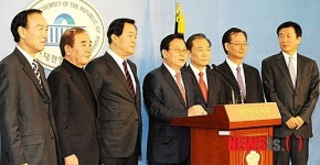 전직의원 6인 축하하는 박세일 이사장