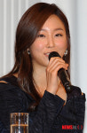 답변하는 배우 서현진