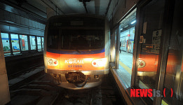 종로5가역에 멈춰선 1호선 전동차